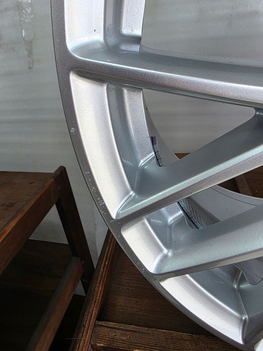 Oryginalna Felga Alufelga Audi Q7 4M 20 Cali 4M0601025Q Et 33