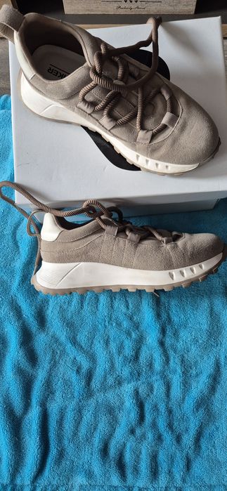 Piekne sneakersy jak nowe artiker jak riker 40 beżowe