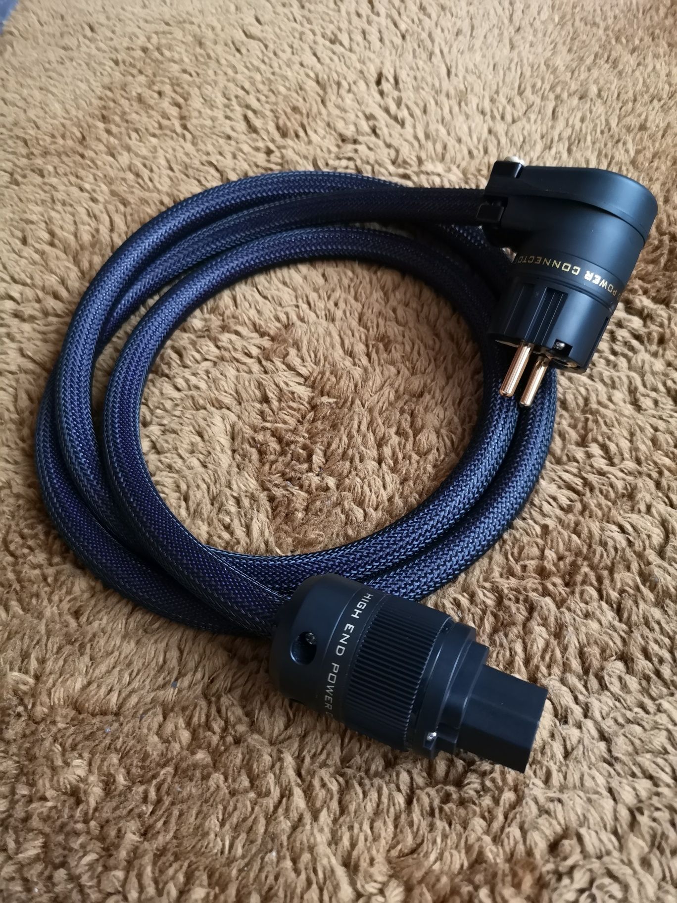 Kabel zasilający Melodika 3x4 mm dł. 1.5 m. Wtyki Schuko pozłacane.