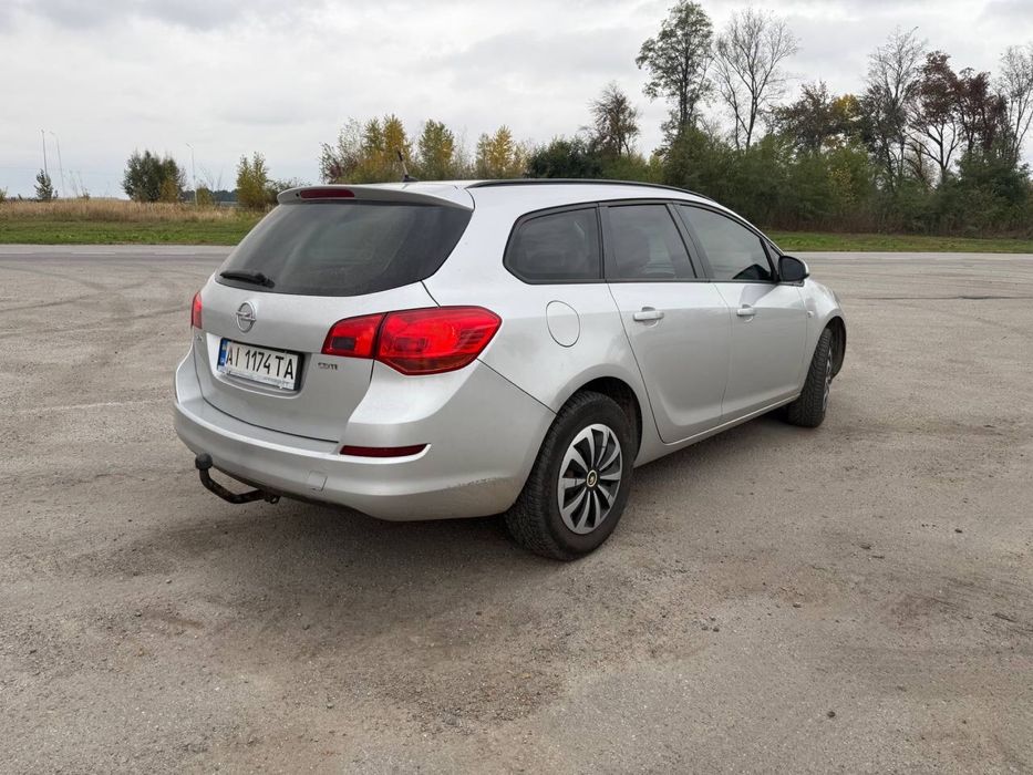 Продам opel astra j можна під виплату