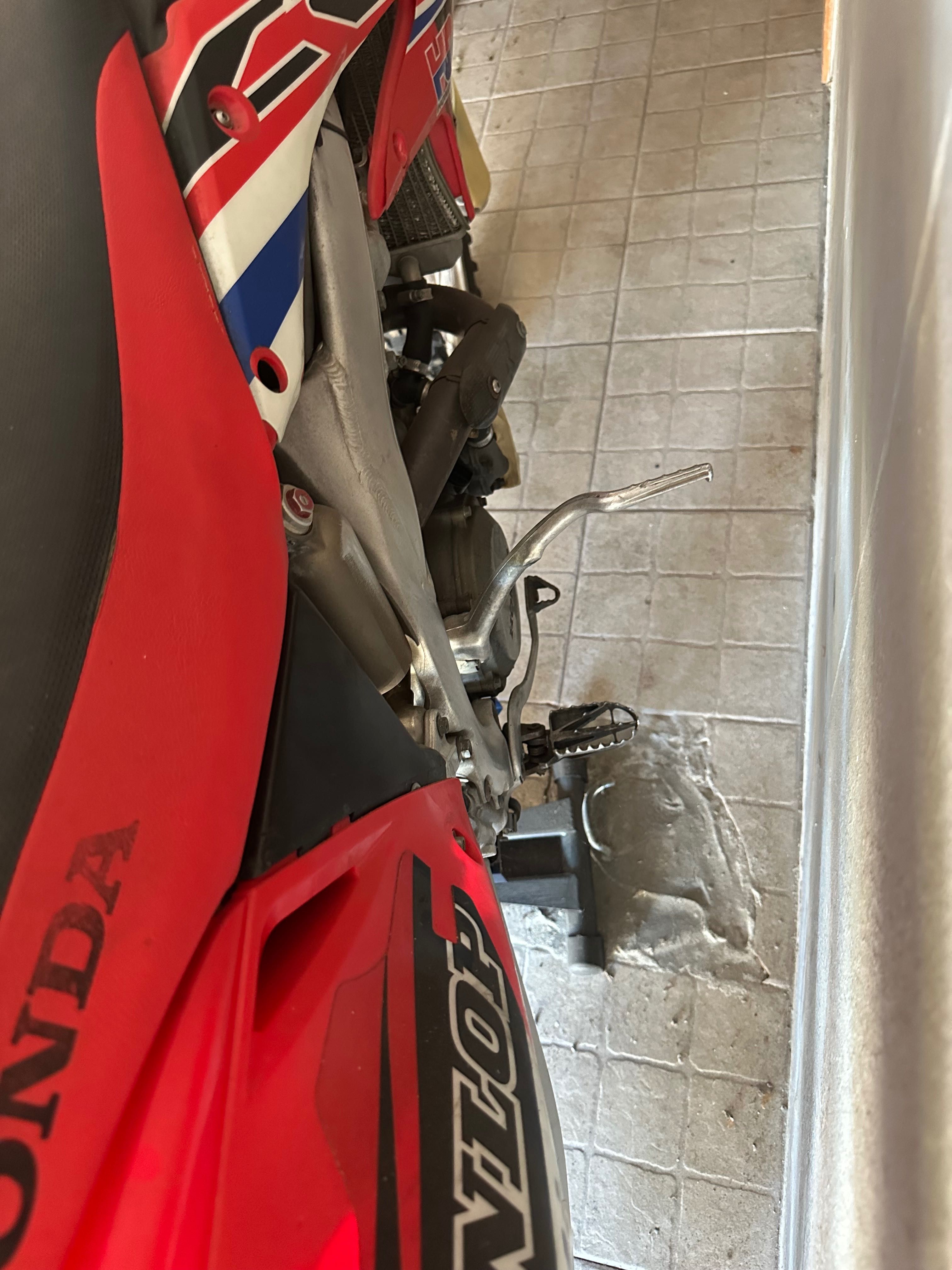 Moto para monte em bom estado  precisa bomba de água …