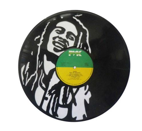 silhueta decorativa Bob Marley feita de um disco de vinil