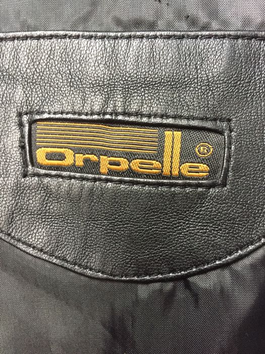 Шкіряна куртка шкіряна