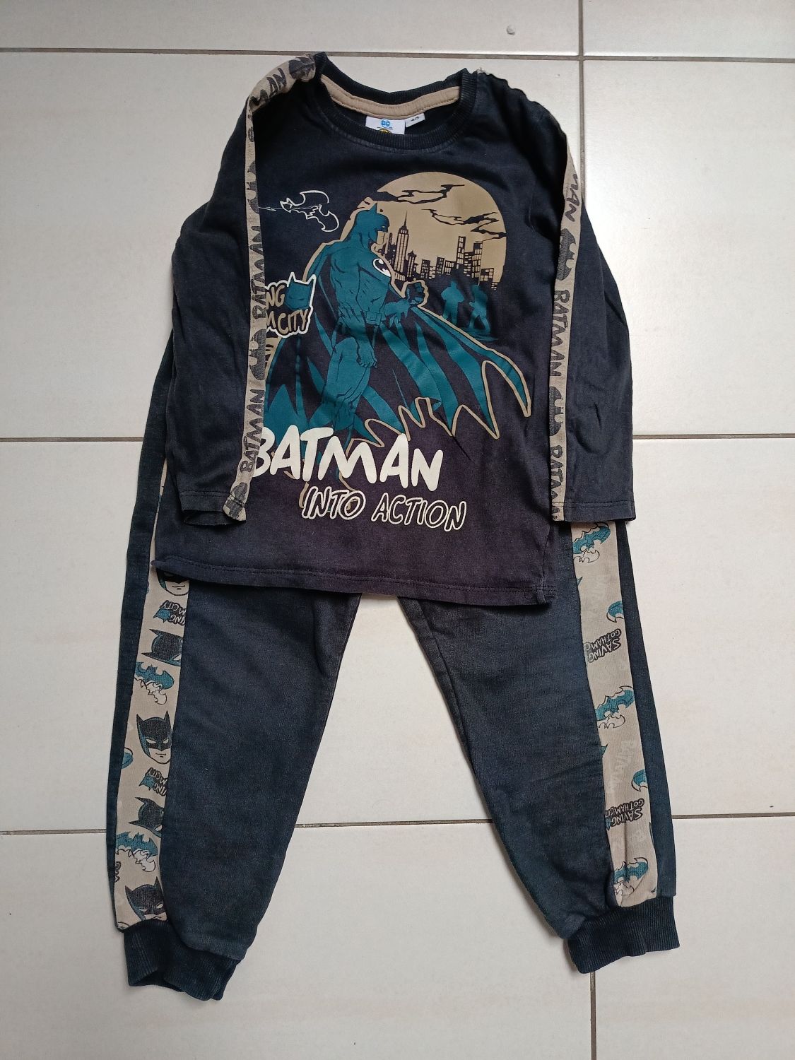 Komplet bluzka i spodnie Batman.