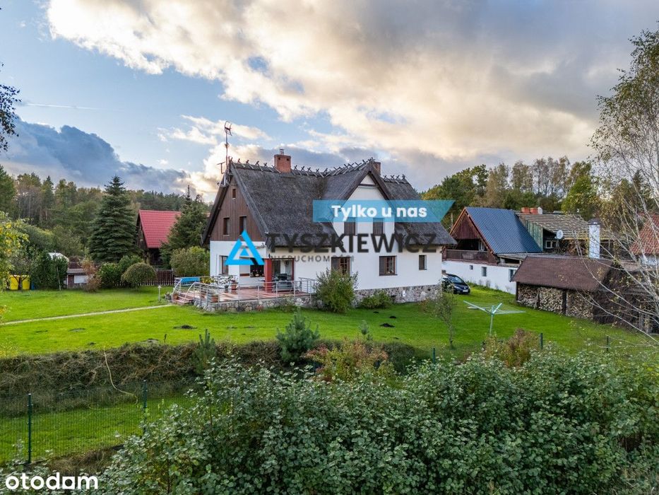 Piękny dom z linią brzegową jeziora!