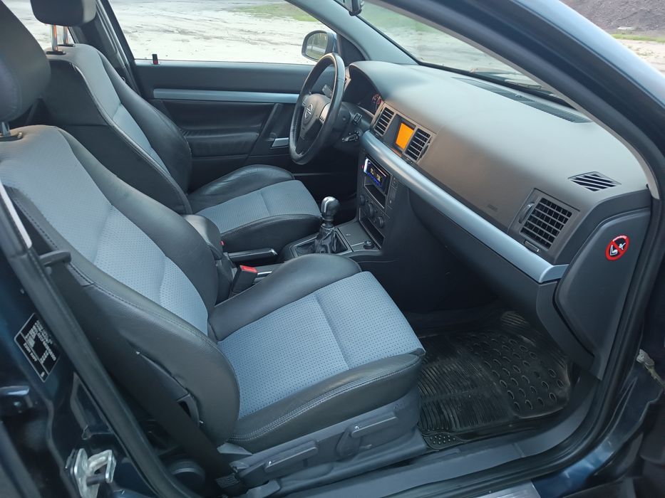 Błotniki Vectra C GTS stan bdb Z20H w kolor