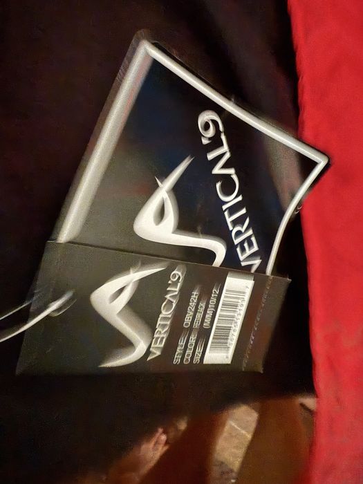 Продам зимову куртку 10-12 років фірми Vertical’9