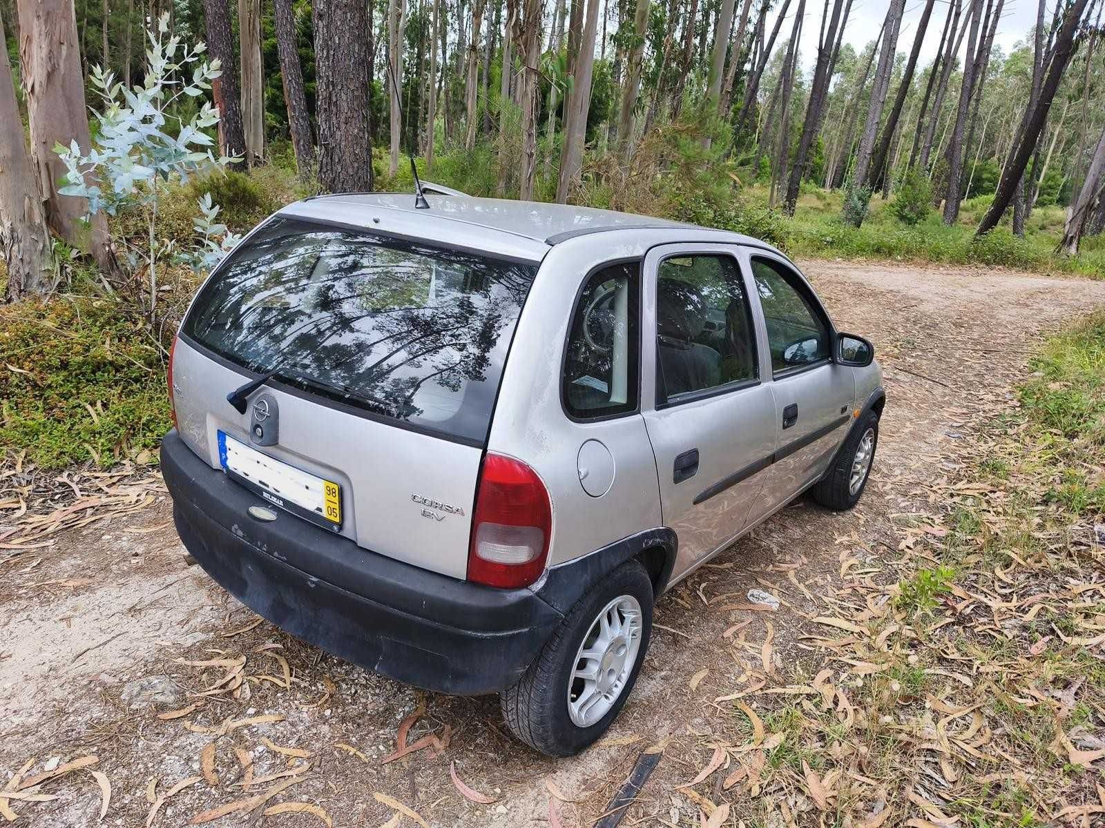 Opel Corsa B - 1.0 Gasolina - 1998