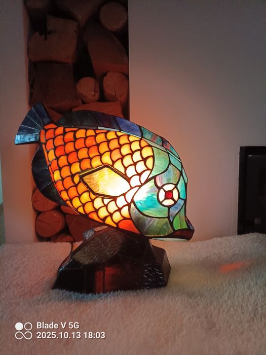 Piękna lampka nocna witrażowa w kształcie ala Tiffany