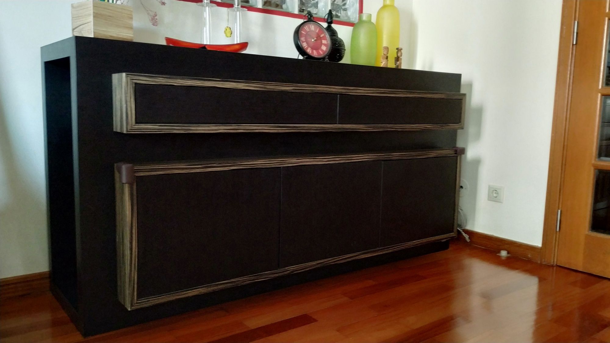 Conjunto sala jantar mesa extensível + 6 cadeiras + aparador