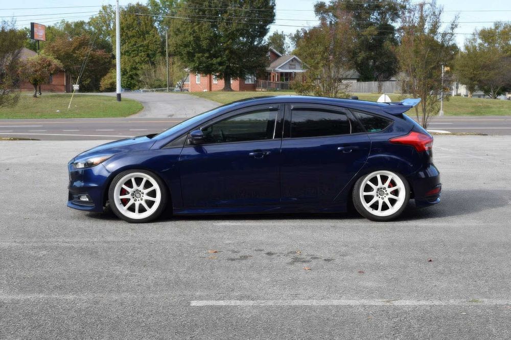 Ford Focus ST      2016