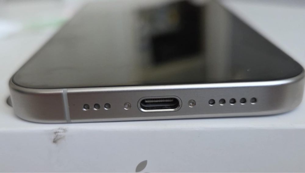 Iphone 15 pro 256 gb bialy .