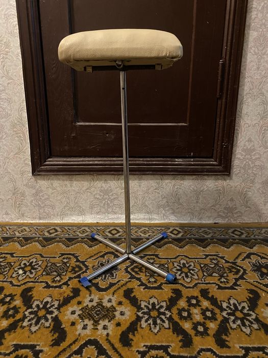 Подножка для педикюра