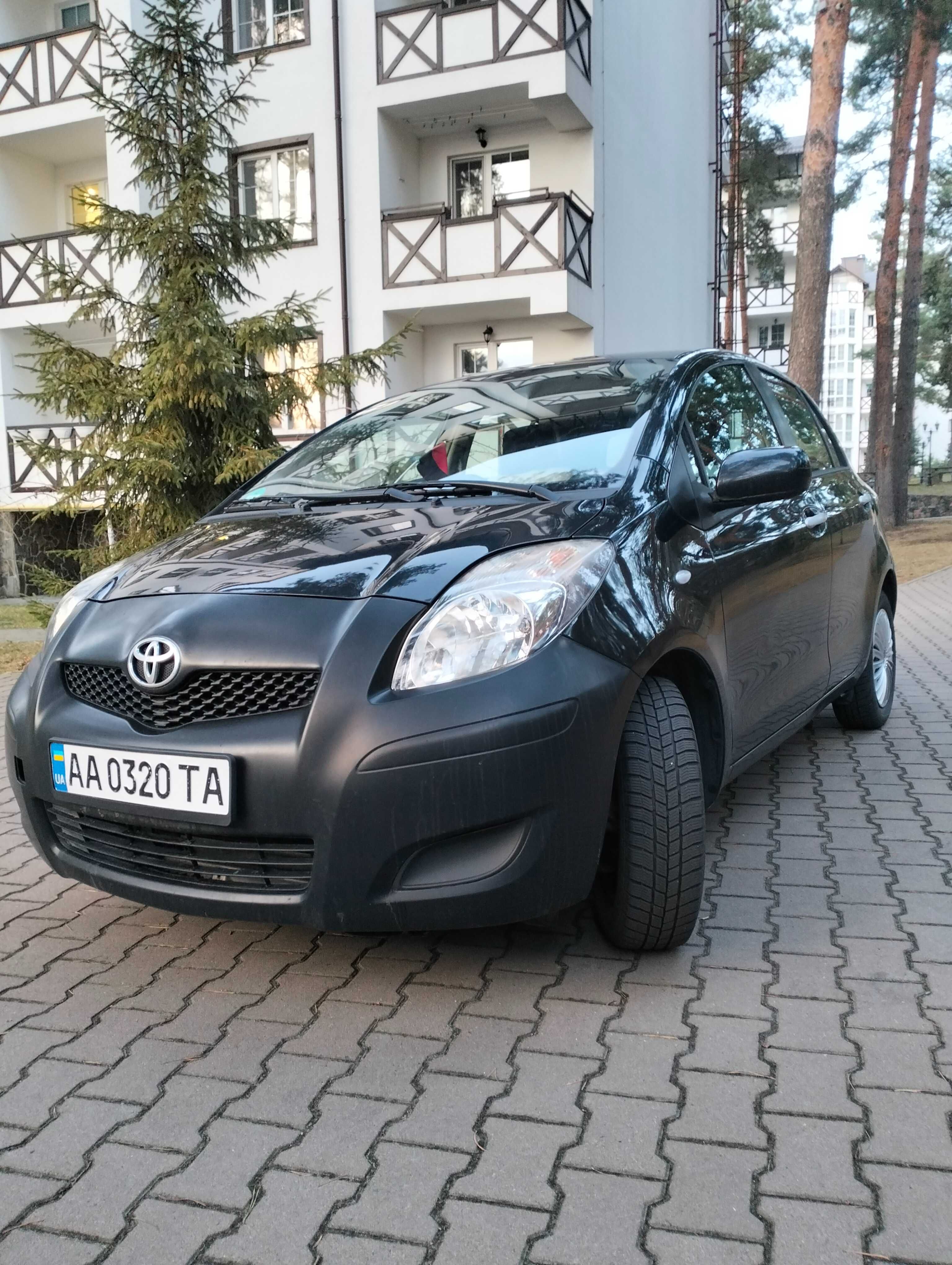 Продаж авто Toyota Yaris авто в хорошому стані