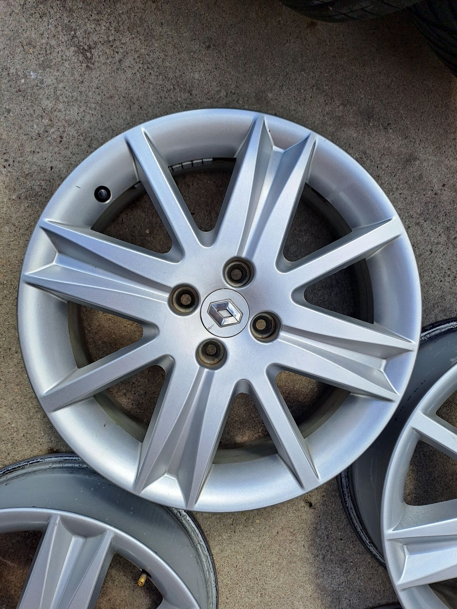 4szt Felgi Aluminiowe Renault 17cali 4x100 Komplet
