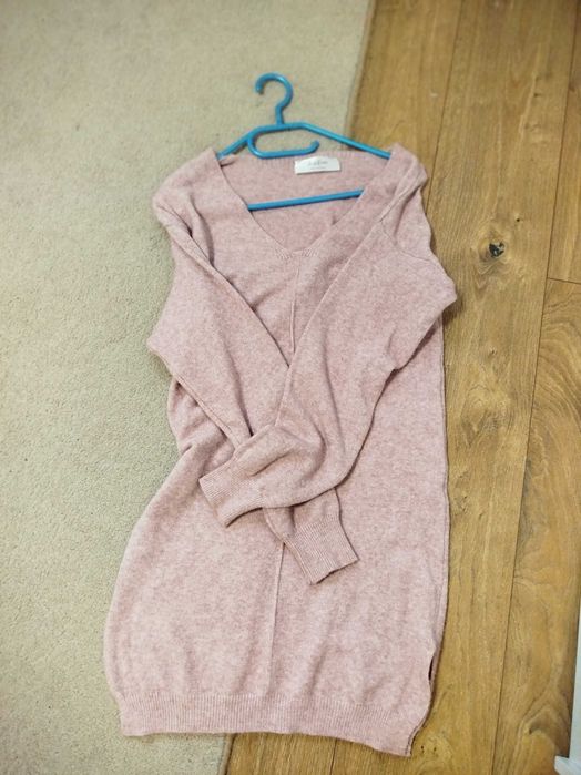 Długi kaszmirowy sweter, pudrowy róż