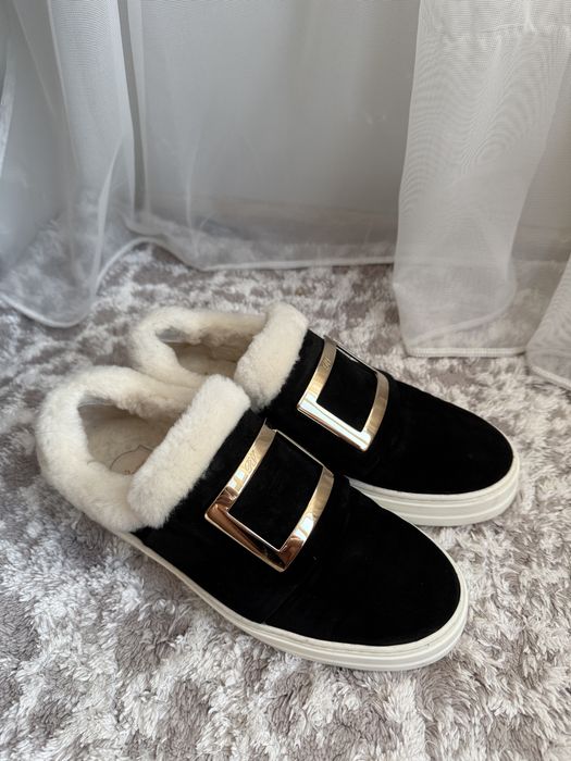 Сліпони на хутрі Roger Vivier