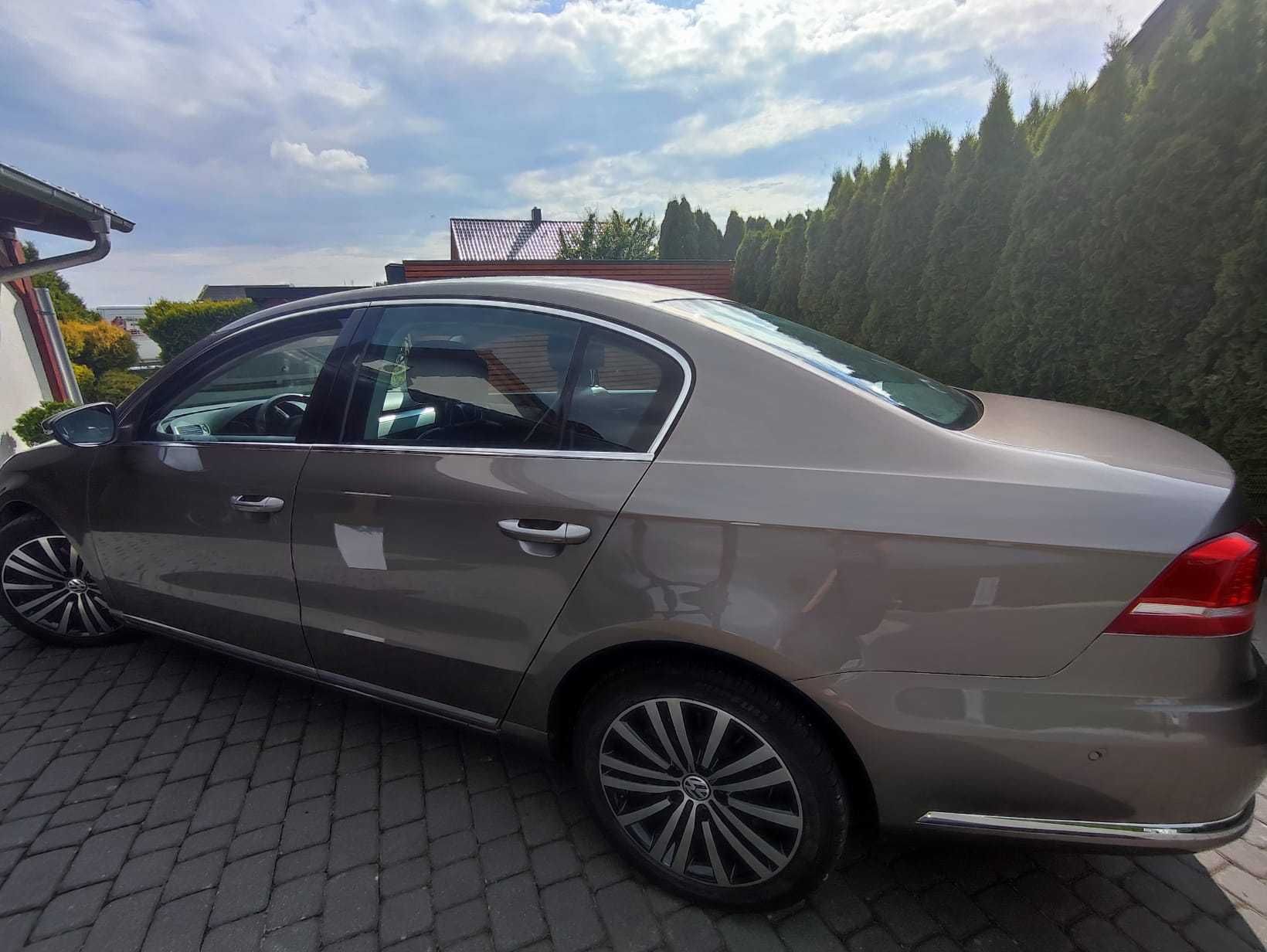 Passat B7 sedan, złoty