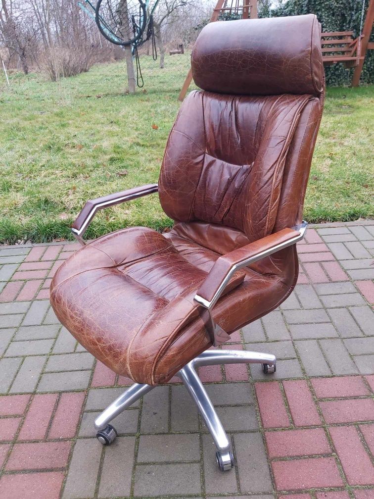 Krzesło biurowe Cigar 62x113cm