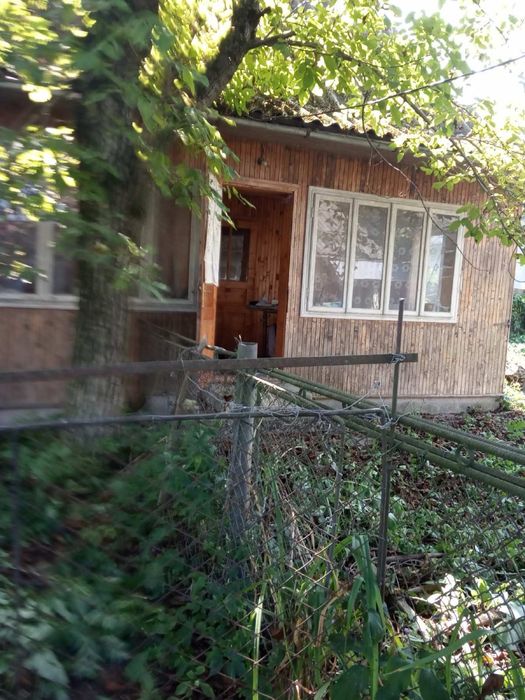Продам будинок біля Івано-Франківськ в смт Отинія