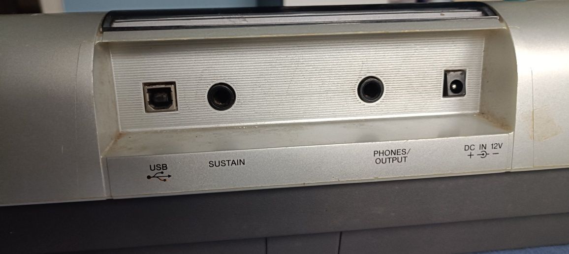 Keyboard Yamaha psr e403