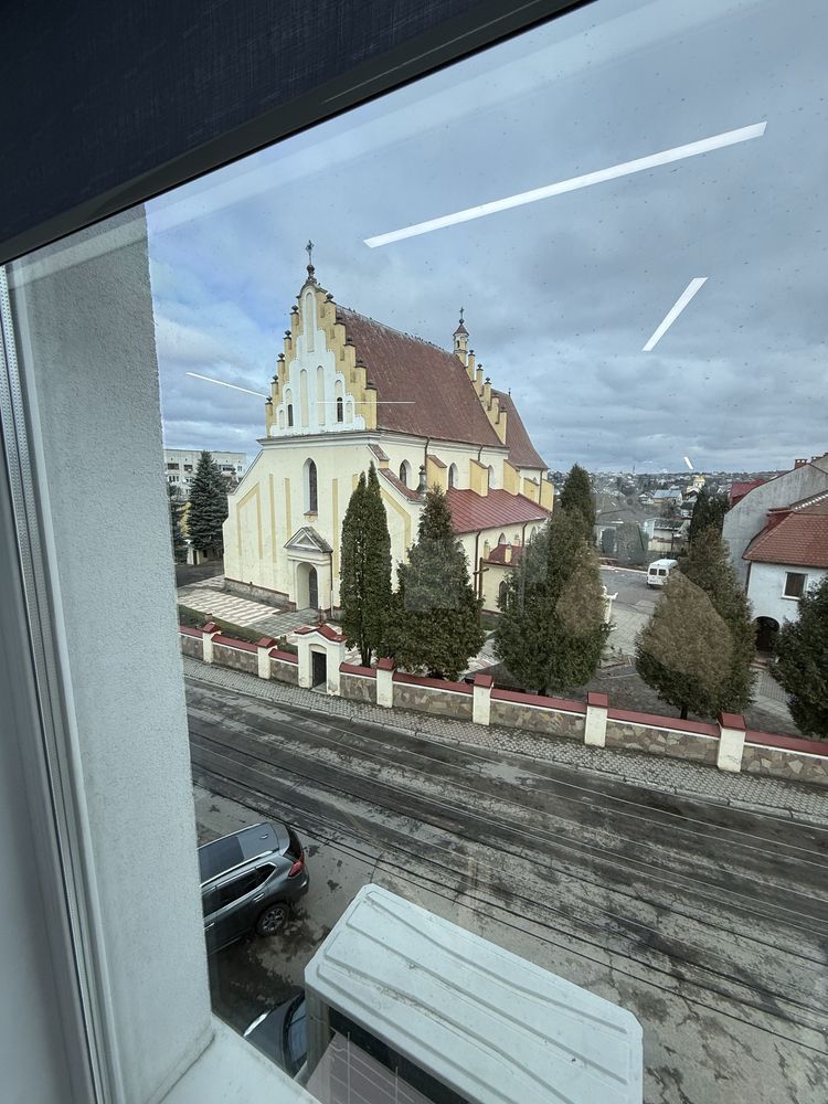 Продаж салону краси у Мостиськах