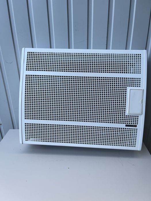 Piec gazowy Mora z odprowadzeniem spalin .