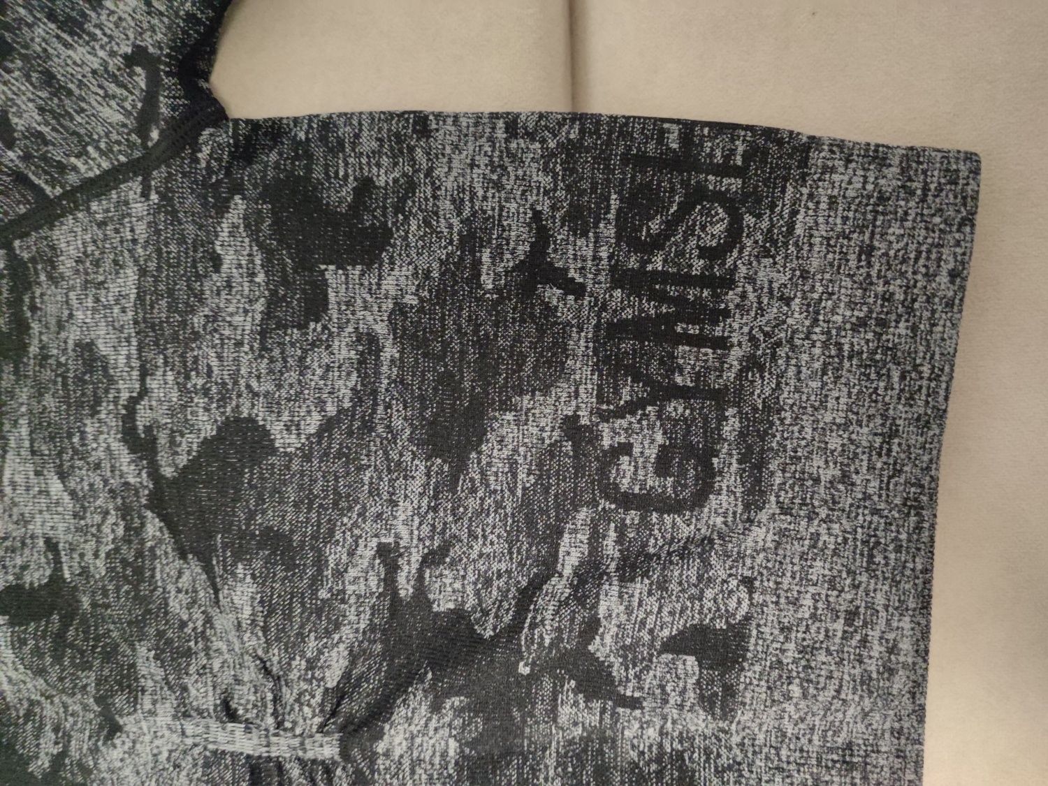 Gymshark Rashguard Longsleeve czarny Camo