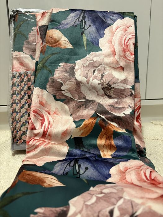 Zaslony zaciemniajace zestaw 140x250 przelotki kwiaty