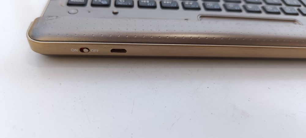 Capa com teclado bluetooth para Tab S 10,5