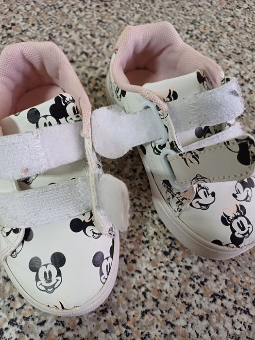 Sapatilhas da Miney como novas tamanho 24.