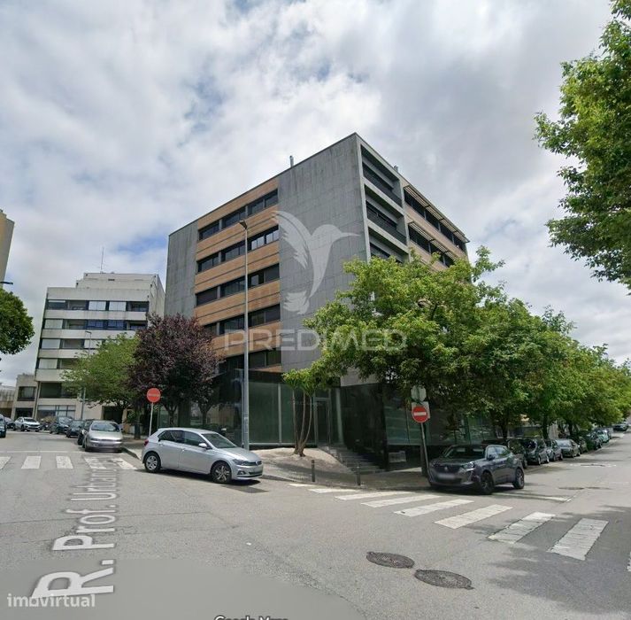 Escritório Premium em Gaia – 585 m², 8 Estacionamentos + 2 Arrumos