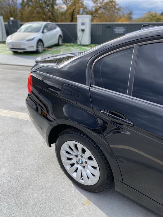 Продам BMW E90 2.0