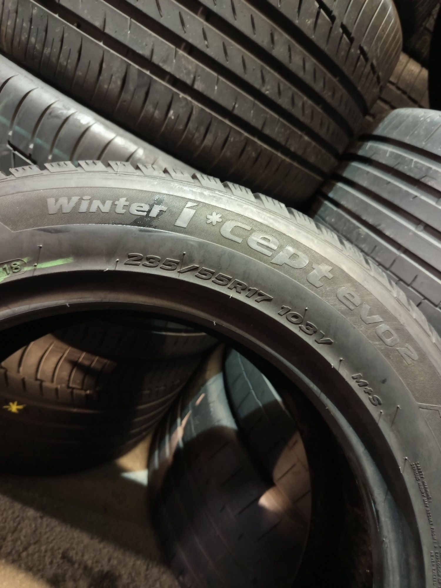 4x 235/55r17 Hankook Winter I'cept evo2