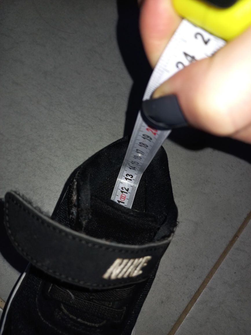 Buty dla dziecka nike rozmiar 22