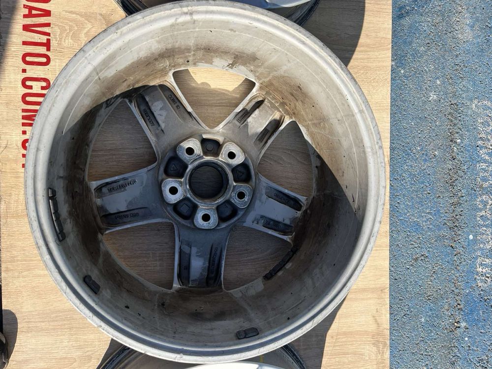 Goauto диски Porsche 5/130 r18 et53 8j dia71,7 в чудовому стані