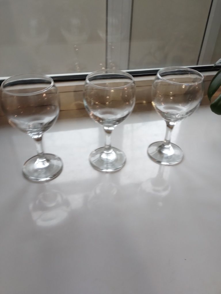 Продам бокалы для вина