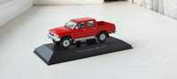 Модель Toyota HILUX,(1:43),ручной работы