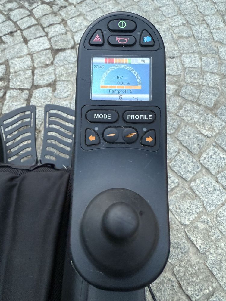 Wózek inwalidzki elektryczny Quickie Q700F Sedeo Ergo, Full opcja