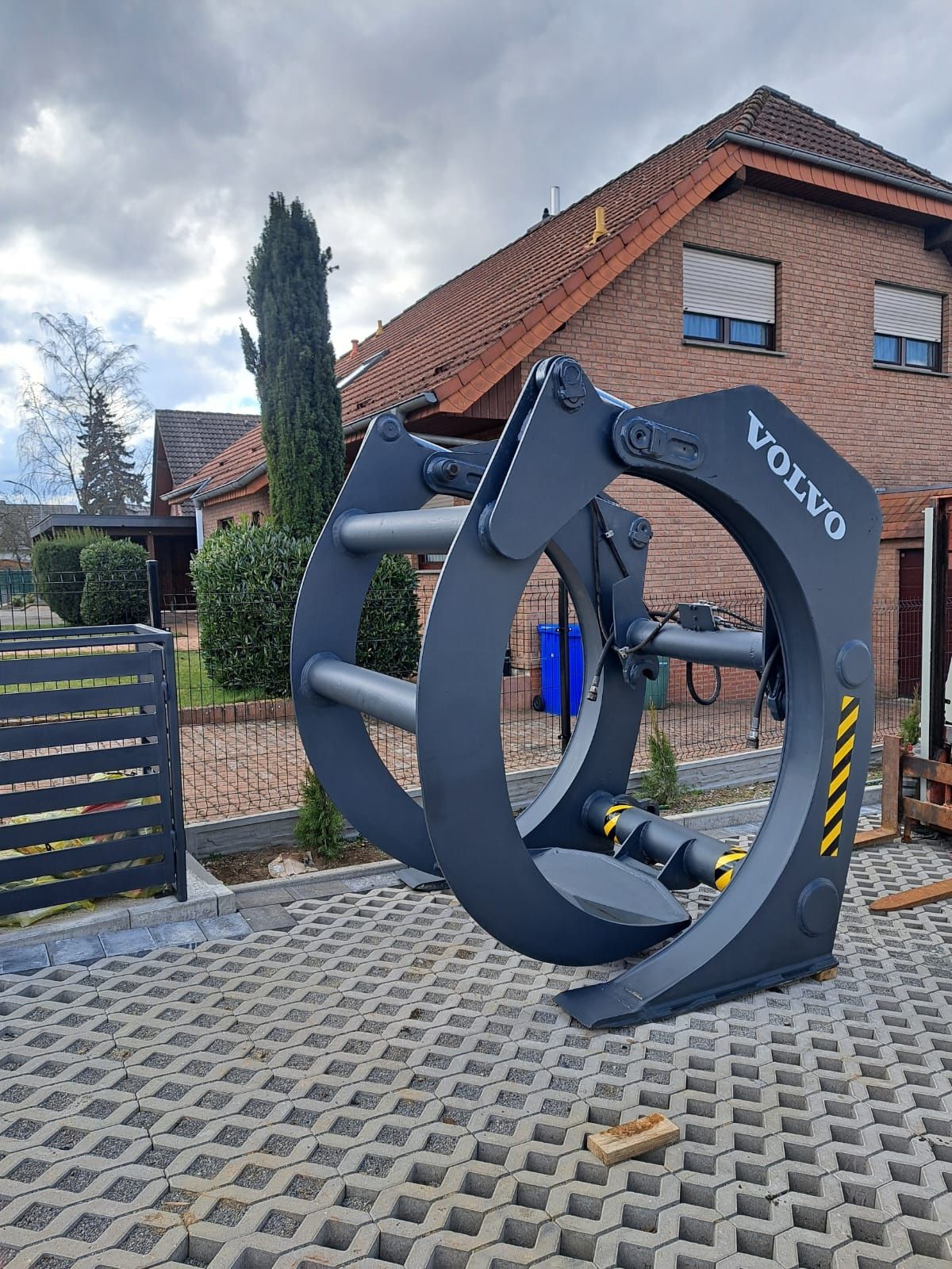 Chwytak do drewna 3.5m3 firmy volvo do ładowarek Volvo L150 L180 L220