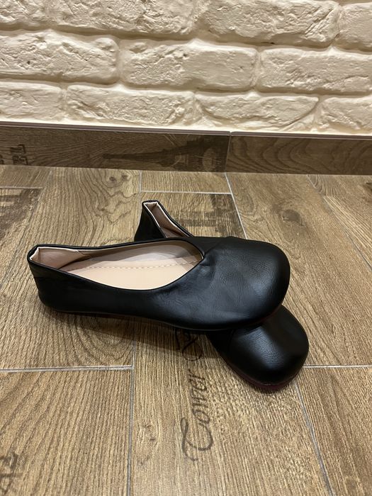 Шкіряні балетки з анатомічним носиком