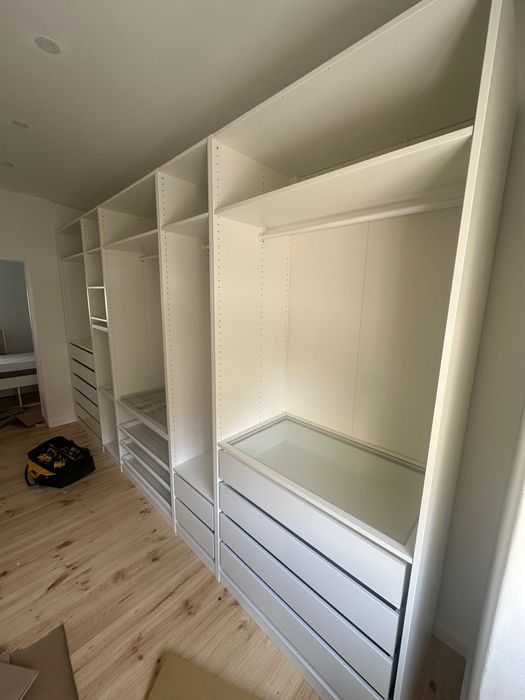 Montador de cozinha e móveis e transporte