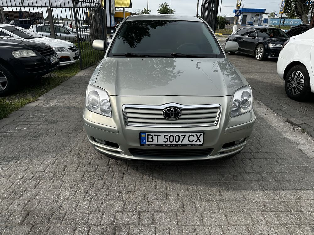 Тойота Авенсис 2.0 Автомат в отличном состоянии