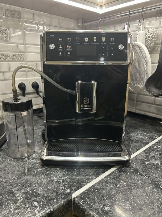 Продам кофе машину Saeco Xelsis