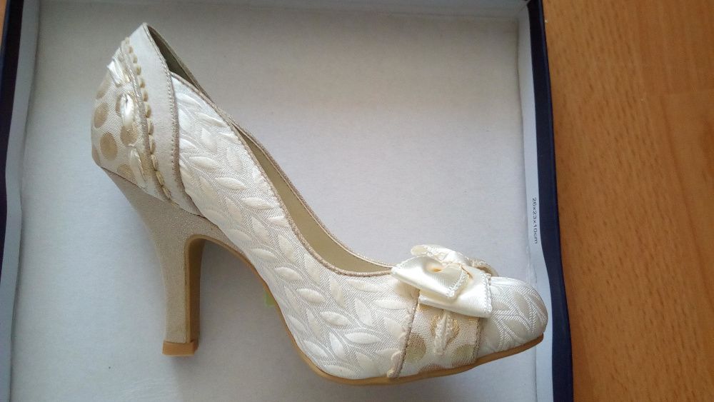 Ruby Shoo Amy, białe buty damskie szpilki 36