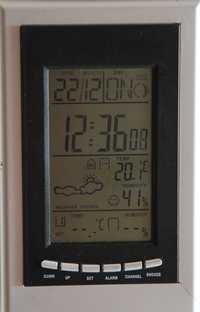 Метеостанция,гигрометр,часы,будильник, термометр,календарь.
