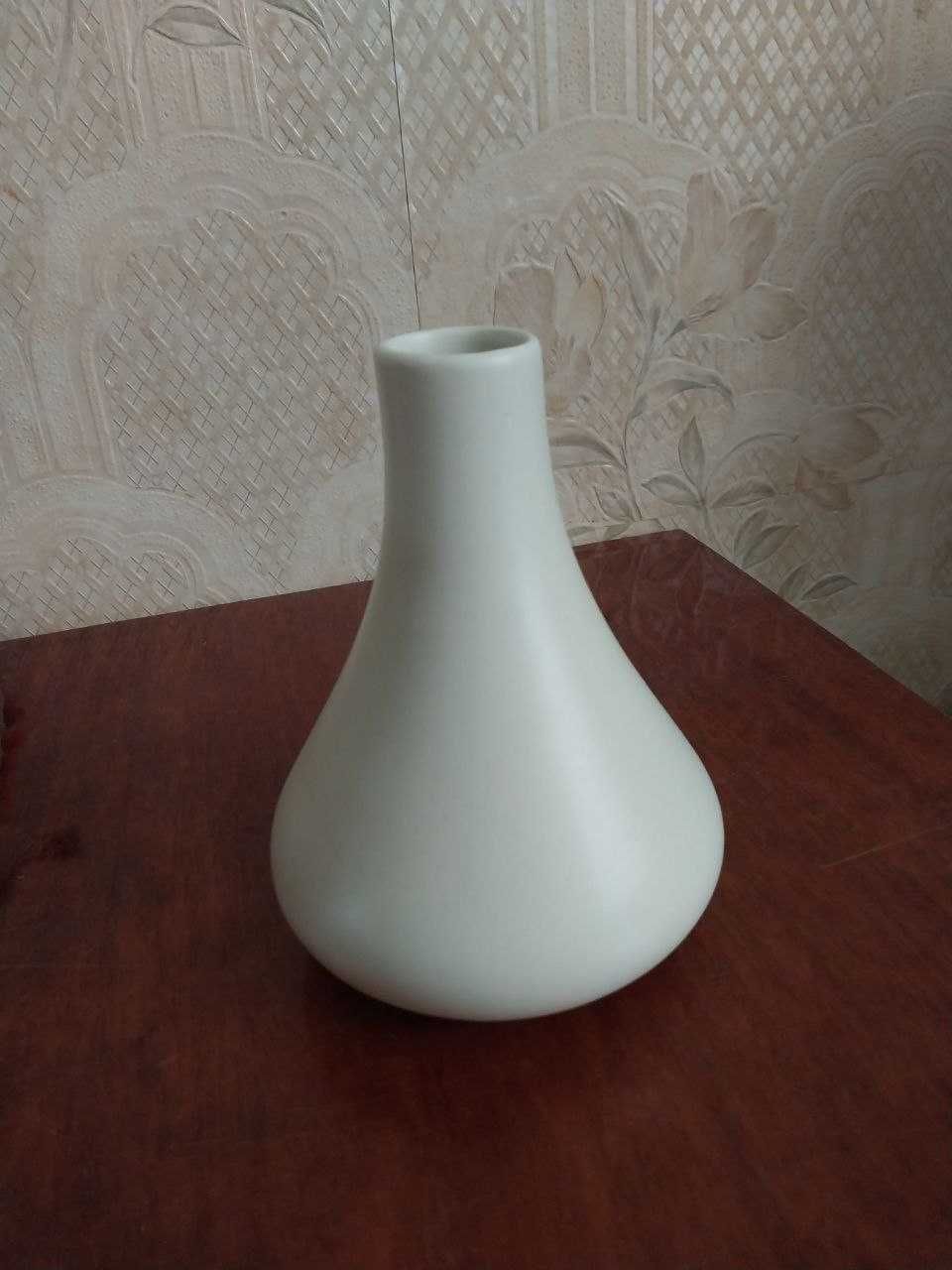 Продам вазу керамічну