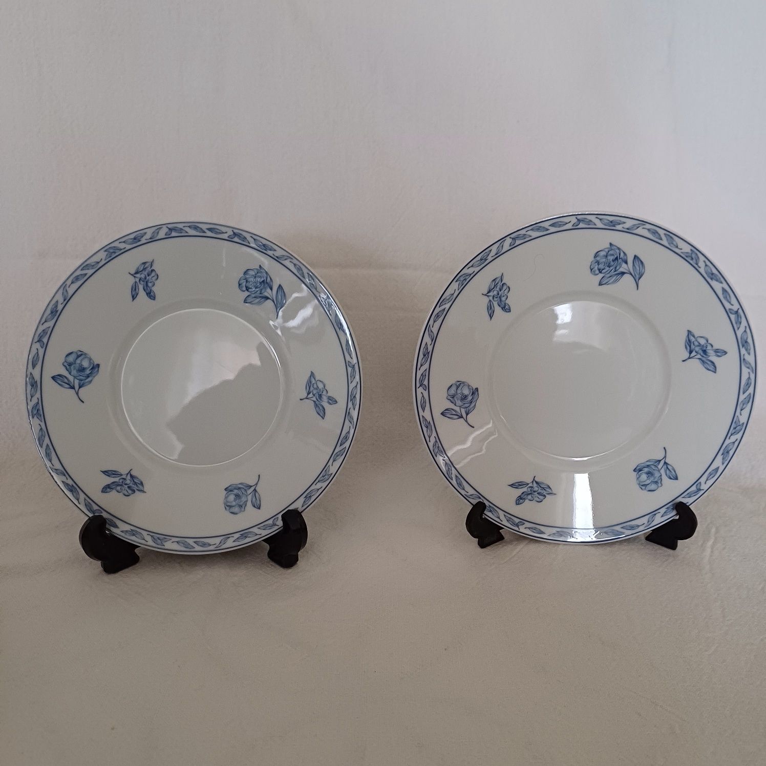 Rosenthal w klasycznej elegancji- 8 talerzyków deserowych