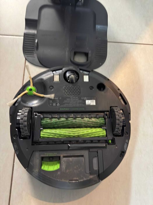 iRobot Roomba seria i7 + stacja