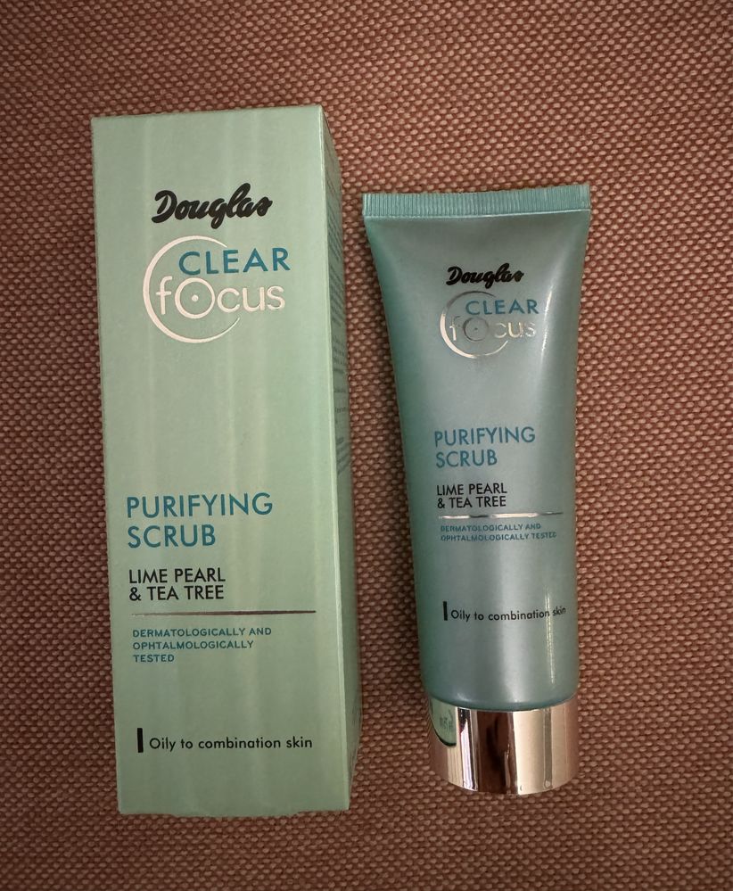 Douglas Clear Focus Purifying Scrub Lime Pearl & Tea Tree 75ml.